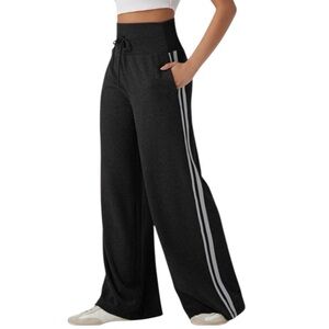 NWOT Halara Ribbed High Waisted Wide Leg Sweatpants